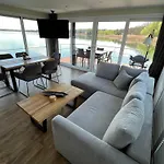 Schwimmende Ferienhaeuser Auf Dem - Spreewald 別荘