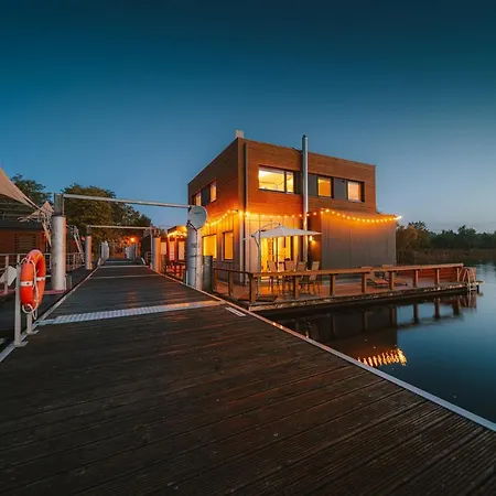 Schwimmende Ferienhaeuser Auf Dem - Spreewald Vetschau