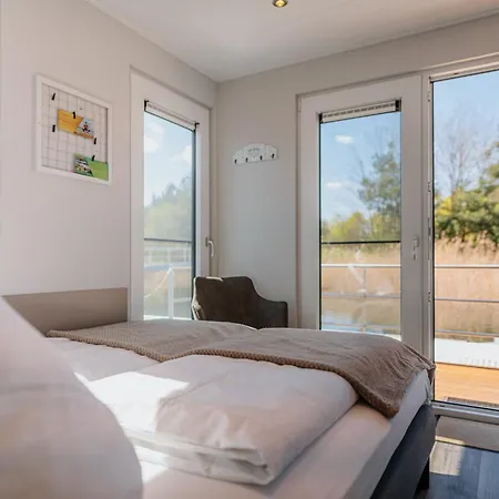 Schwimmende Ferienhaeuser Auf Dem - Spreewald Nyaraló Vetschau