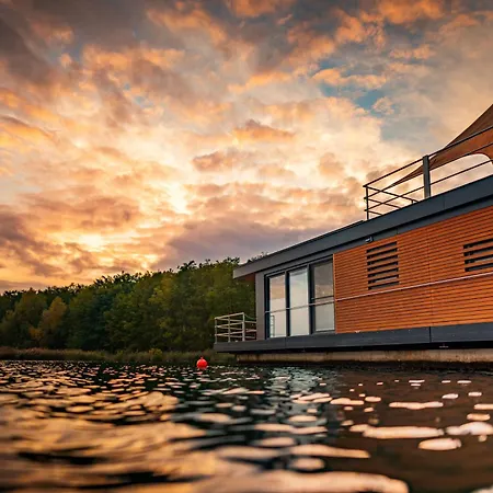 Schwimmende Ferienhaeuser Auf Dem - Spreewald Сasa de vacaciones *