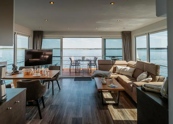 Schwimmende Ferienhaeuser Auf Dem - Spreewald Сasa de vacaciones *