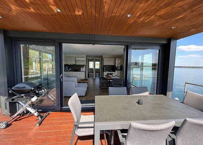 Schwimmende Ferienhaeuser Auf Dem - Spreewald